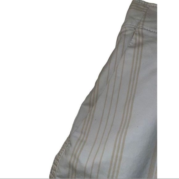 GAP - Chino Shorts - Picture 3 of 11